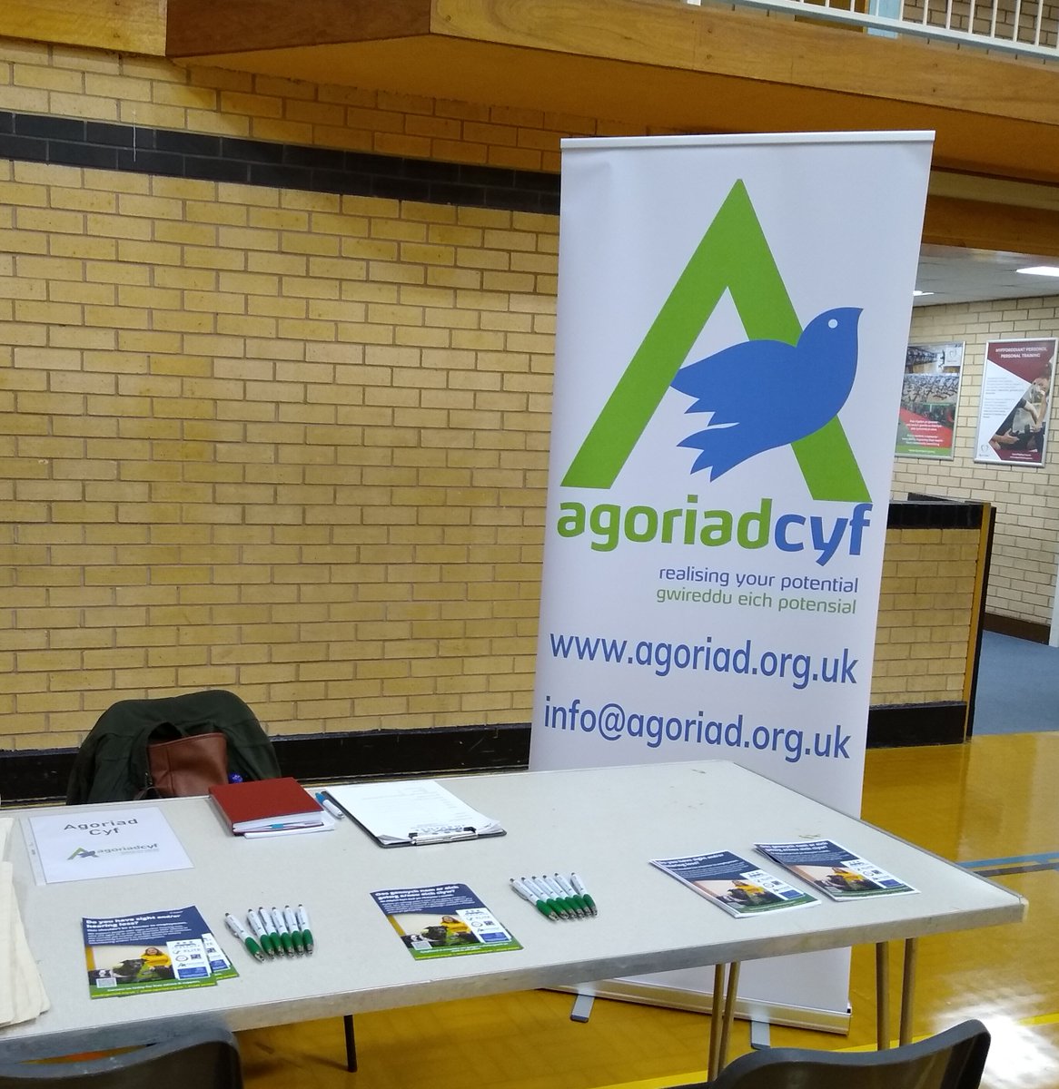agoriadcyf's tweet photo. We're in the @GwaithGwynedd jobs fair in Barmouth leisure centre today.  Com over to get further infromation regarding our services, including support from through @JobsenseWales #employment #support #training https://t.co/QtjGRj7WNA
