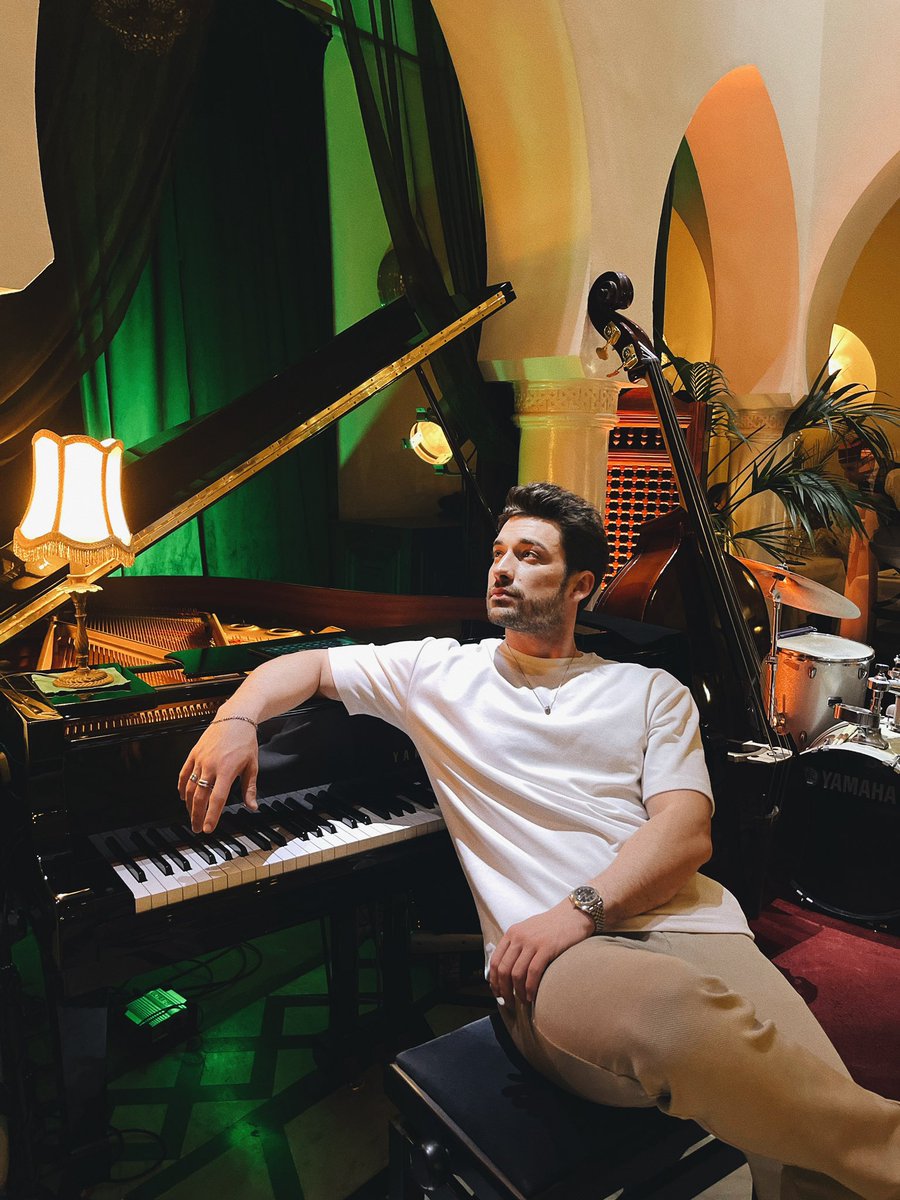 AlpNavruz's tweet image. #CasaBlanca 🎥