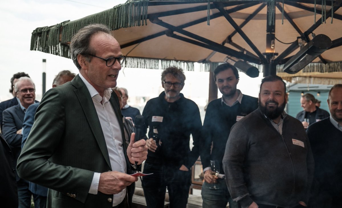 CinceroGroup's tweet photo. Ricardo en Bob hebben genoten van de sfeer, hebben nieuwe connecties opgedaan en zijn geïnspireerd door ondernemers tijdens de #oramlenteborrel. Bedankt @oram_amsterdam voor het organiseren van dit leuke evenement! #SecuredbyDesign #netwerken https://t.co/L1NXGJIRb0