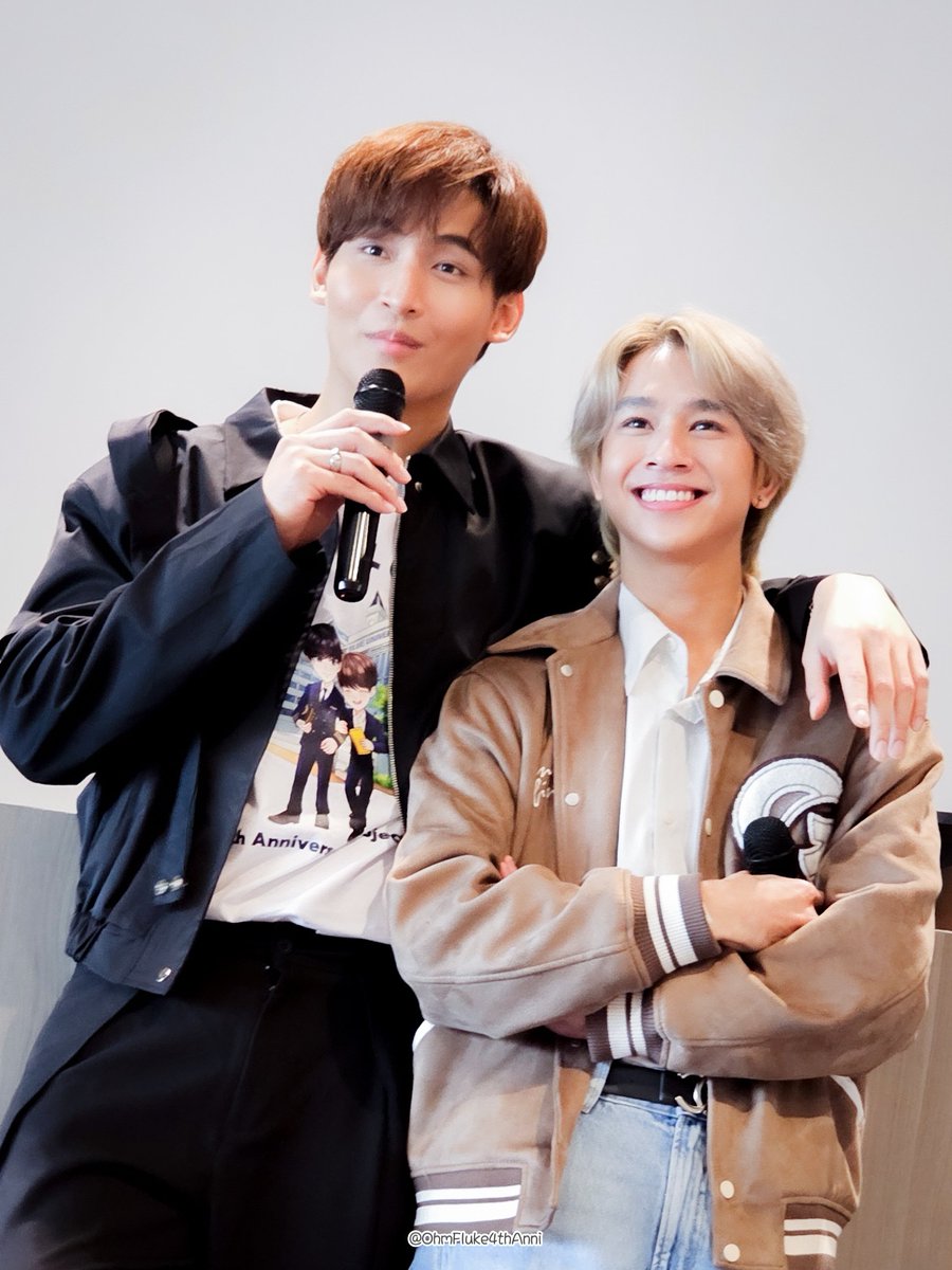 OhmFluke4thAnni's tweet photo. "OhmFluke" or "FlukeOhm" 
#โอห์มฟลุ้คส่งน้องเรียนปอตรี https://t.co/EkVBX8rKuw