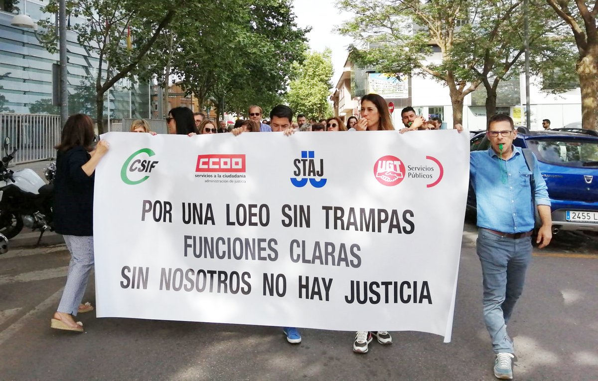 CSIFCLM's tweet photo. #HuelgaEnJusticia | Exigimos al Gobierno que haga ya una oferta económica como a letrados, jueces y fiscales o estudiaremos una huelga indefinida  📈

📢Justicia para el personal de Justicia

📷 Toledo, Cuenca, Ciudad Real y Guadalajara
#csifjusticia #huelgafuncionariosjusticia https://t.co/EDKGBdBXoh