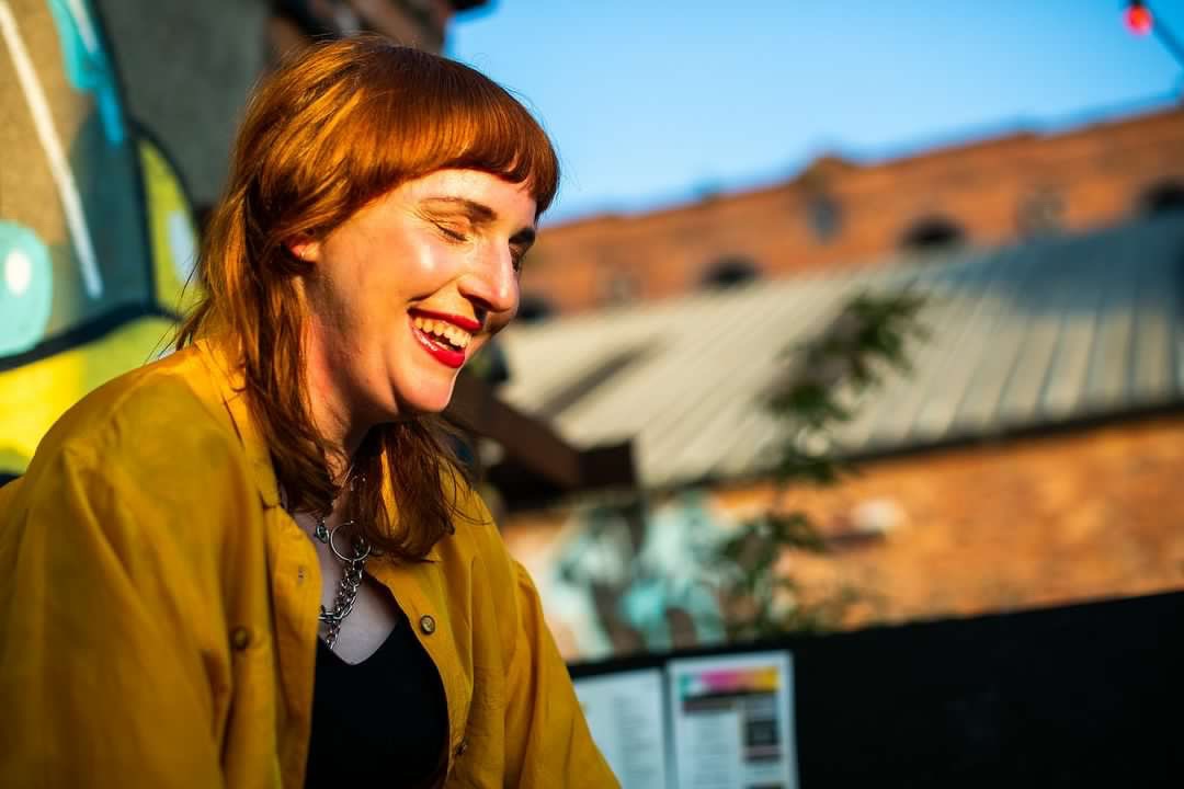 Say hello to our new(ish) Marketing Associate! @MarcellaRick worked with us on Too Much World at Once, and we're excited to collaborate with them on all things marketing! You can read more about Marcy here: boxoftrickstheatre.co.uk/news/meet-our-… 📸 - @glamgigpics