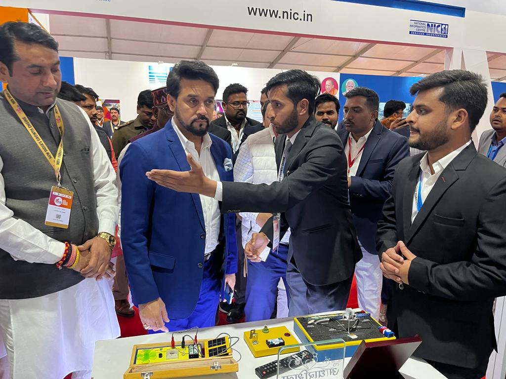 Ashutoshvashi12's tweet photo. A Mission #Aadharshila began in #Meerut with one school and has since expanded to more than 100 #rural #government schools of #Uttar_Pradesh, 20,000+ students are learning #Coding, #robotics, #AI, #Drone and exploring #science #space concepts practically to create the #NextGenUP. https://t.co/vq2NOyOfMM