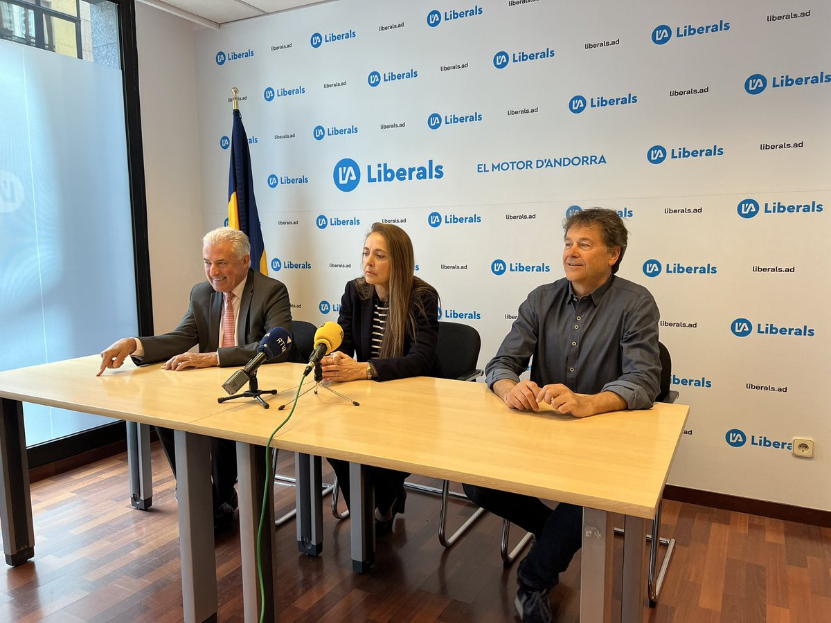 LiberalsAndorra's tweet photo. 🔵 Cabanes ha confirmat que es quedaran a l'oposició per incompliments del pacte

👉 Els números 3 de les llistes territorials d’Andorra la Vella i Ordino havien d'esdevenir consellers generals i no s'ha respectat

👉 Es posarà a disposició de la militància els càrrecs del partit https://t.co/eHbqsX6pk7