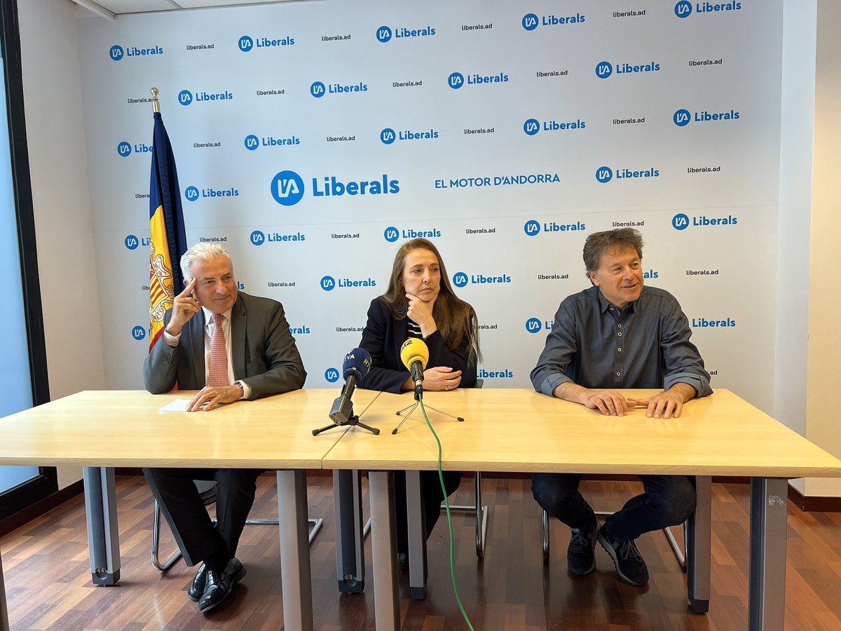 LiberalsAndorra's tweet photo. 🔵 Cabanes ha confirmat que es quedaran a l'oposició per incompliments del pacte

👉 Els números 3 de les llistes territorials d’Andorra la Vella i Ordino havien d'esdevenir consellers generals i no s'ha respectat

👉 Es posarà a disposició de la militància els càrrecs del partit https://t.co/eHbqsX6pk7