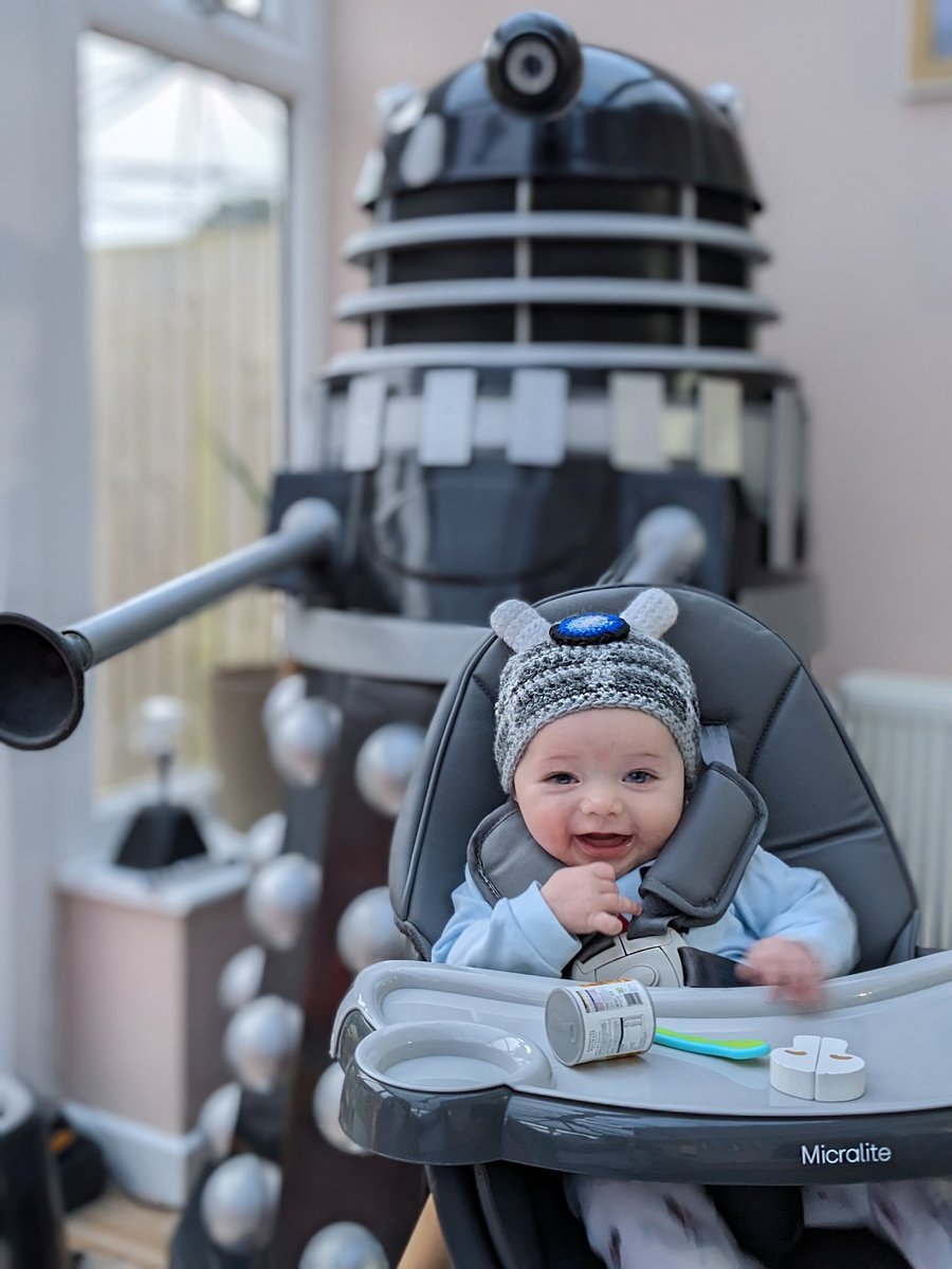 #MayThe4thBeWithYou 🤭✨

🔎 Micralite Eat&amp;Play Highchair: ow.ly/WH1U50OeuYW

📸: <a href="/DobbersW/">The Dobson Family and Colin the House Dalek</a>