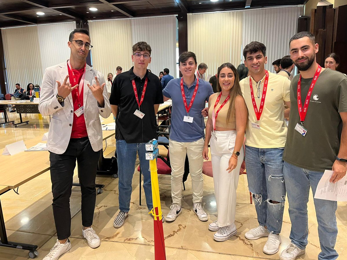 ESICMalaga's tweet image. Dinámica realizada en el #workshop &quot;Claves del deporte para el éxito en la vida&quot; 👏

¿Adivináis en qué consiste?🤔

#Talentlab