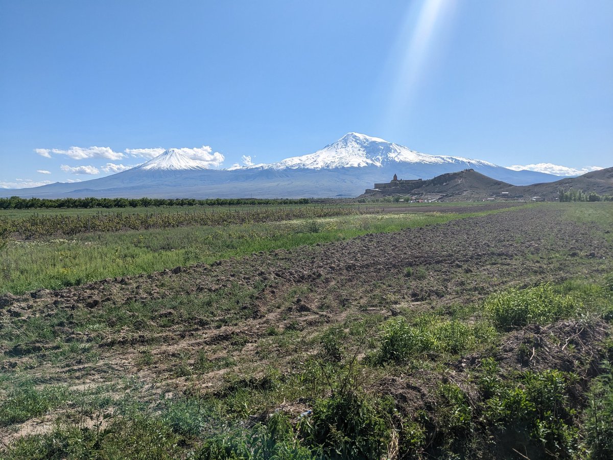 Ararat and Khor Virap. You could say the view's all right today. 🇦🇲