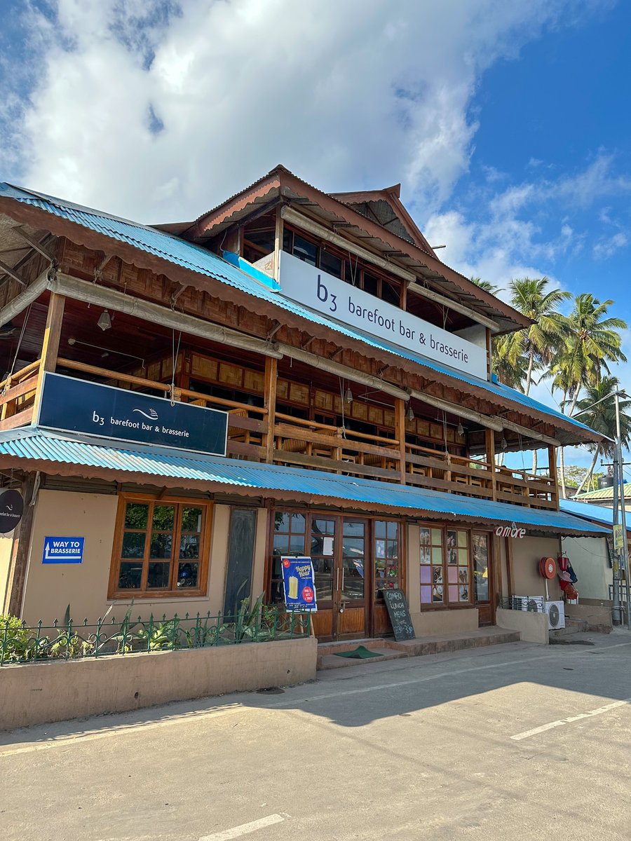 BarefootAndaman's tweet photo. Arriving at #Havelock by ferry is a treat for the senses. With the first glimpse of the vast #ocean, followed by the delicious aromas of the B3 Barefoot #Bar &amp; Brasserie, and finally the sweet temptation of Amore, our ice cream shop. 💙

DM us to learn more.

#Travel #Island https://t.co/gXgkY7C90f