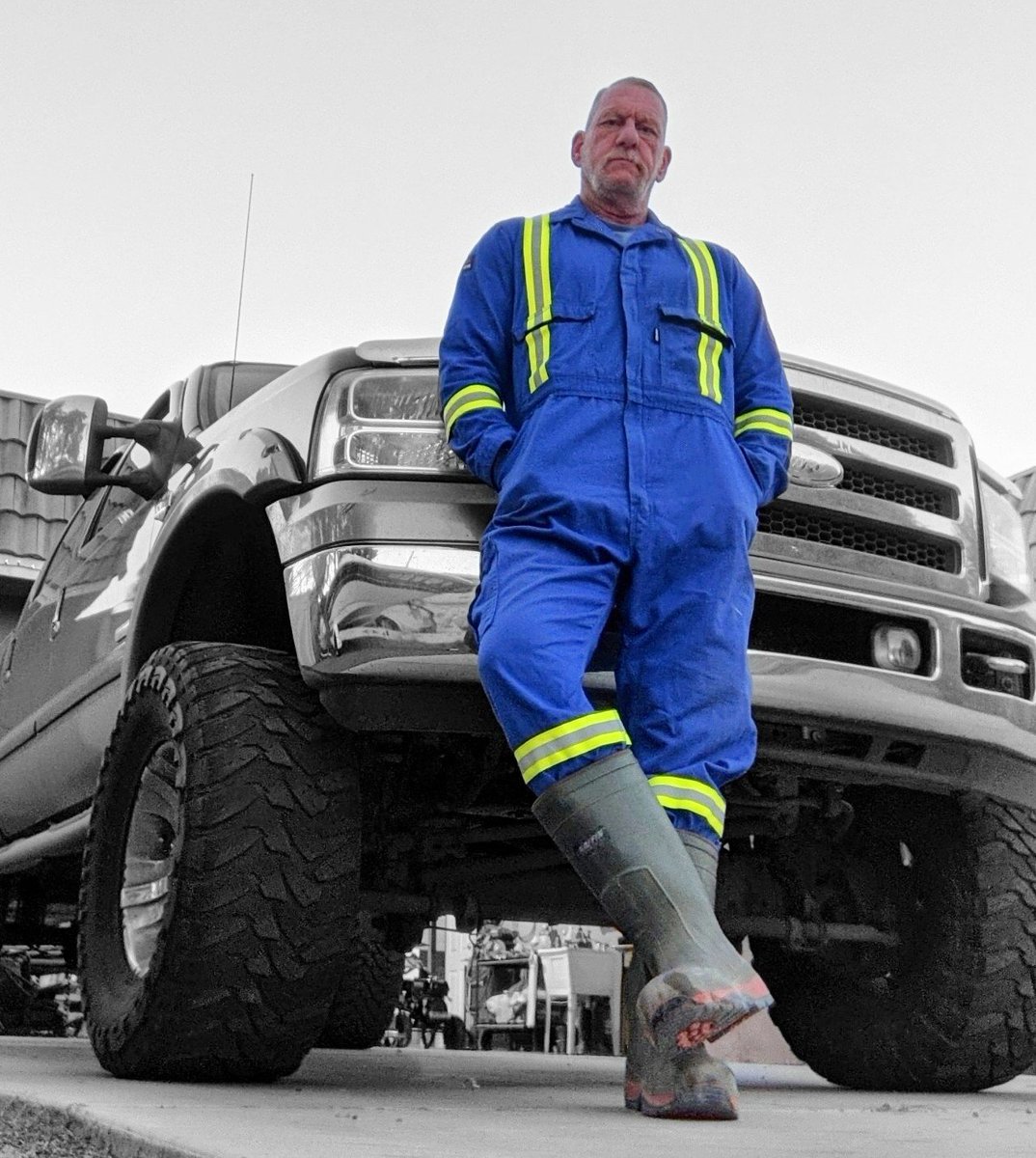 ukcwboy's tweet photo. Romper Stomper
#coveralls #hiviz https://t.co/ZW9Sc7pnIu