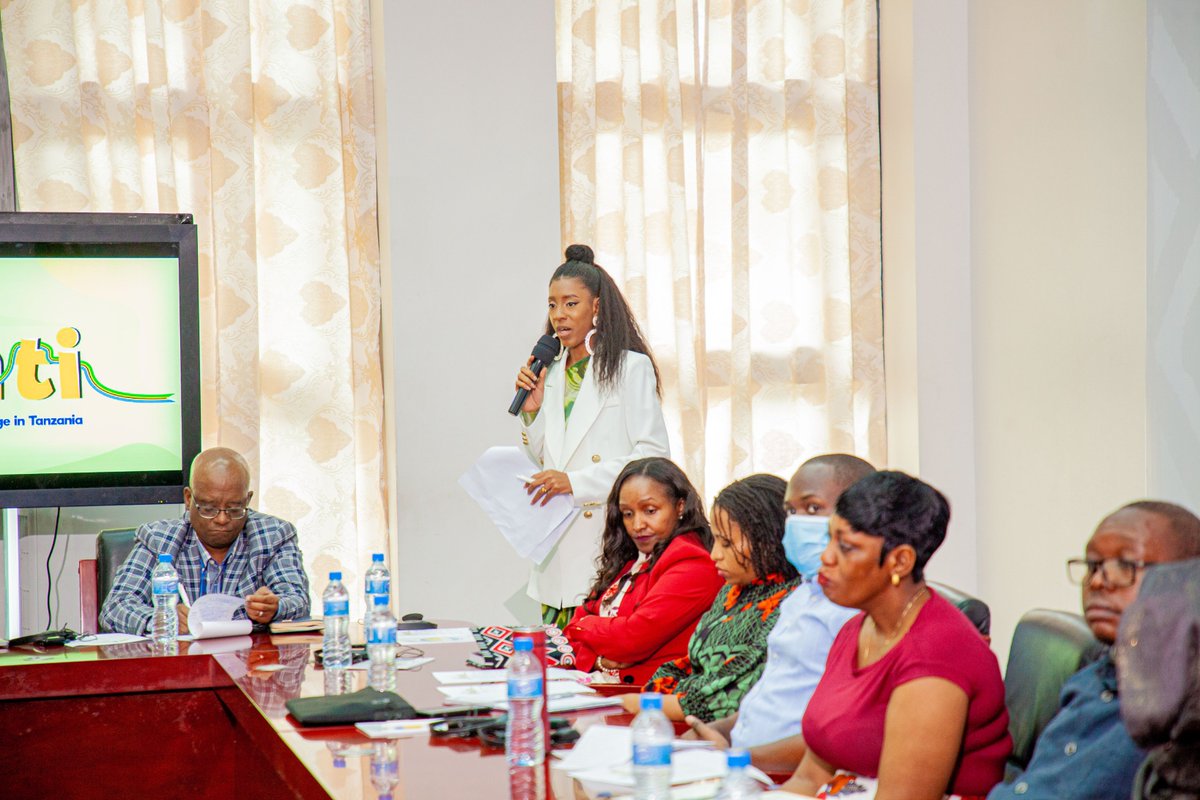 UNICEFTanzania's tweet photo. Girls are demanding their right to be protected &amp; we’re standing with them! Today, partners came together for a Multi-Stakeholder Dialogue on #EndingChildMarriage. Partners were able to listen to the voices of child marriage survivors &amp; make a commitment to protecting girls in🇹🇿 https://t.co/gNcPzCDQ88