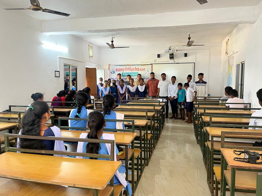 Obb_odisha's tweet photo. Odisha biodiversity board successfully completed essay and eloquence  competition among  9th and 10th class students of three Government High school situated near Mahendragiri Biodiversity Heritage site for the occasion of international day for biological diversity 2023. https://t.co/IULBnuFZbW