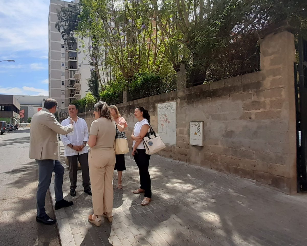 🟡 Hoy hemos visitado #TuDistrito Nervión y las obras que se están acometiendo en la zona.

🗣️ Nos han acompañado los comerciantes y la dirección del <a href="/C_BuenPastor/">Colegio Buen Pastor</a>, quienes han planteado interesantes propuestas para mejorar nuestros barrios.

¡Gracias por vuestra colaboración!