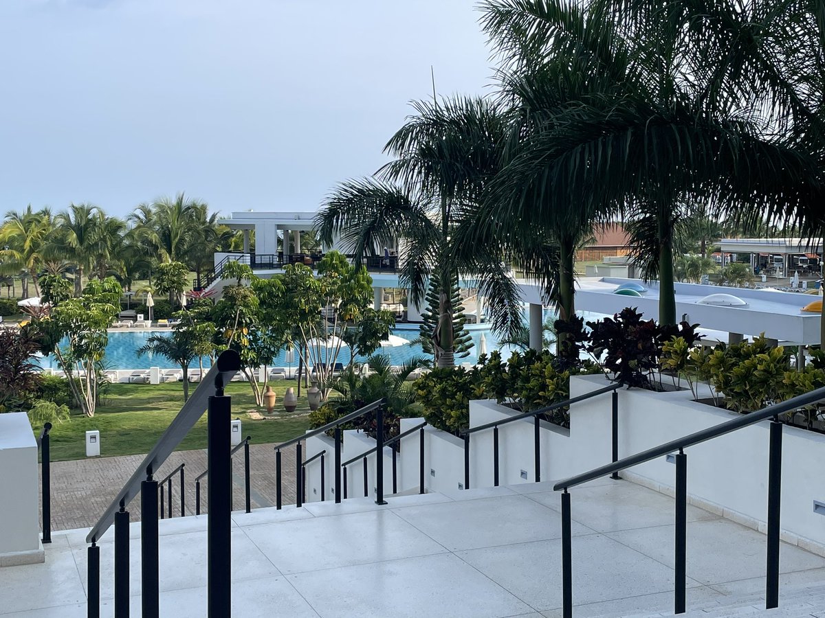 AlisaCuff's tweet photo. In vacation mode, parts of retirement is great. 
#vacation # Melia international https://t.co/kSNJFwq04o
