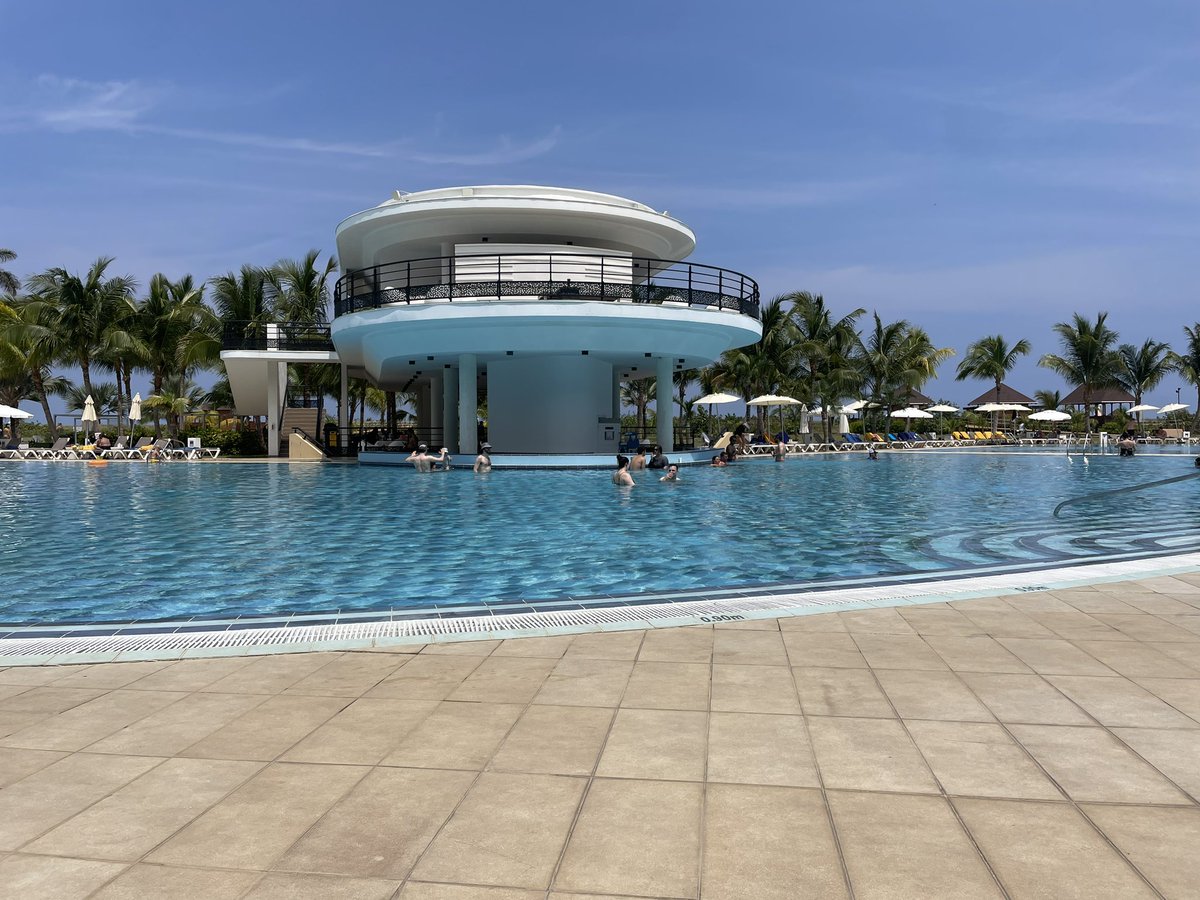 AlisaCuff's tweet photo. In vacation mode, parts of retirement is great. 
#vacation # Melia international https://t.co/kSNJFwq04o