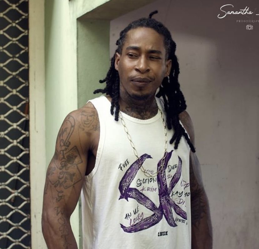 👮 #Guadeloupe : Le présumé meurtrier de l'artiste nommé « La Mafia »  a été interpellé et placé en détention provisoire.

Afin d'éviter des possibles représailles à son encontre, l'homme serait dans le quartier isolement de Fond-Sarail.

[RCI]