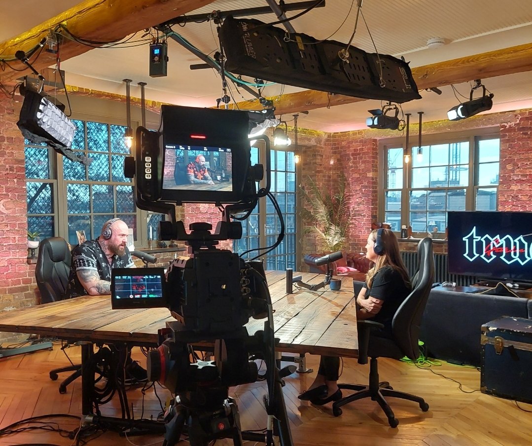 BenOwen42's tweet photo. Recently, I was the +1 of @DanniGBrooke &amp; went with her to watch her do a #Podcast with @TrueGeordieTG. Congrats to Danni for an awesome podcast with +200k views just on #YouTube, &amp; what a great guy #TrueGeordie is, &amp; his #Team Catch the #interview here; https://t.co/aRhz4VxMms https://t.co/mnJNwHPVn6