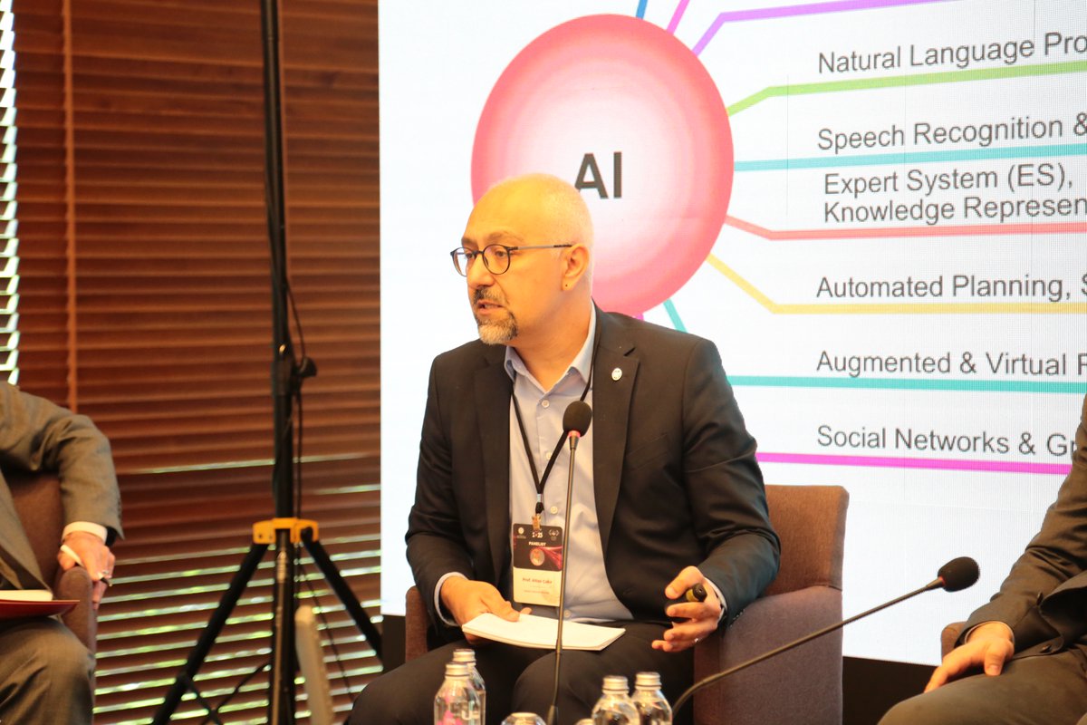 IstSecForum's tweet image. At ISF's panel "The Changing Nature of War and the Defence Industry", experts exchanged views on the developments in the field of defence, countering hybrid threats to the security environment and global technology war.

Oliver McTernan
@altan_cakir 
@kevin_klyman 
@mariasaif