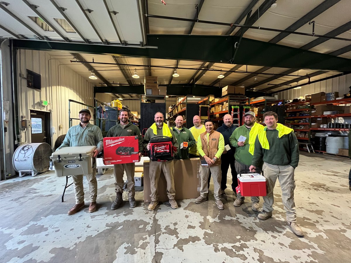 ggreeneconst's tweet photo. We hosted two Fall Protection Demonstrations on Tuesday. Safety is always our top priority; during Construction Safety Week, we bring everyone together to highlight the importance of working safely. We recognize the efforts of our employees with some fantastic raffle prizes. https://t.co/b6HRLEvZnj