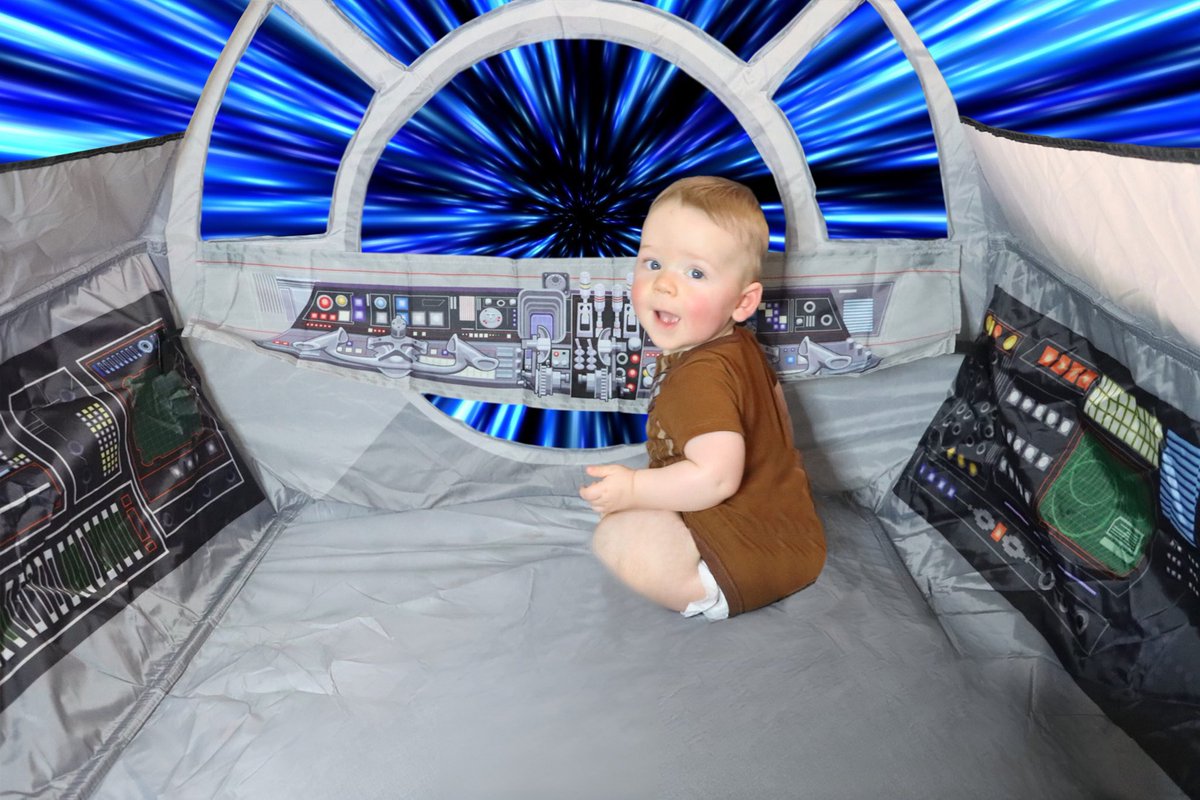 AdamCONeil's tweet image. This May the 4th is even more special for me as I get to share with my new little buddy. This is the way. And May the 4th be with you! #maythe4th #maythe4thbewithyou #thisistheway #starwars #milleniumfalcon #chewbacca #shopdisney #disney @MarkHamill @starwars @Disney @shopDisney