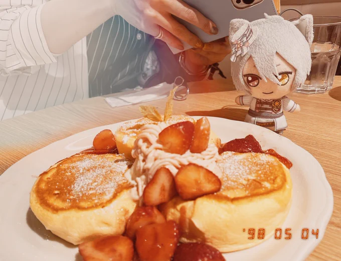アフターのパンケーキとドーナツに集まるねこさんたち