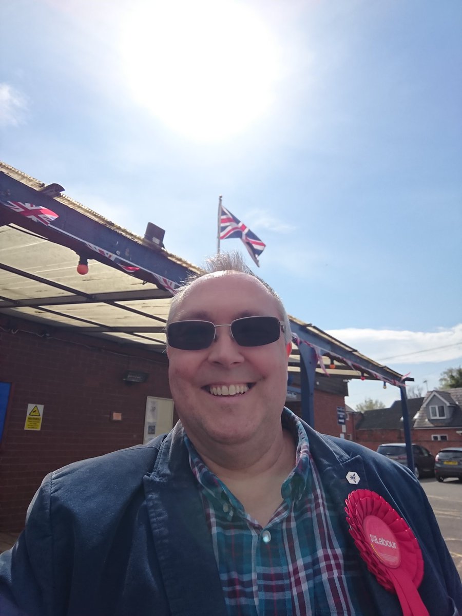 nickcomley's tweet photo. Particularly pleased with my patriotic headwear at the Polling Station in Leominster South ward today! Building a Better Britain with @UKLabour! @CoopParty @nhlabourparty @herefordlabour #unionjack #buildingabetterbritain #LocalElections2023 https://t.co/kwaIToW4GH