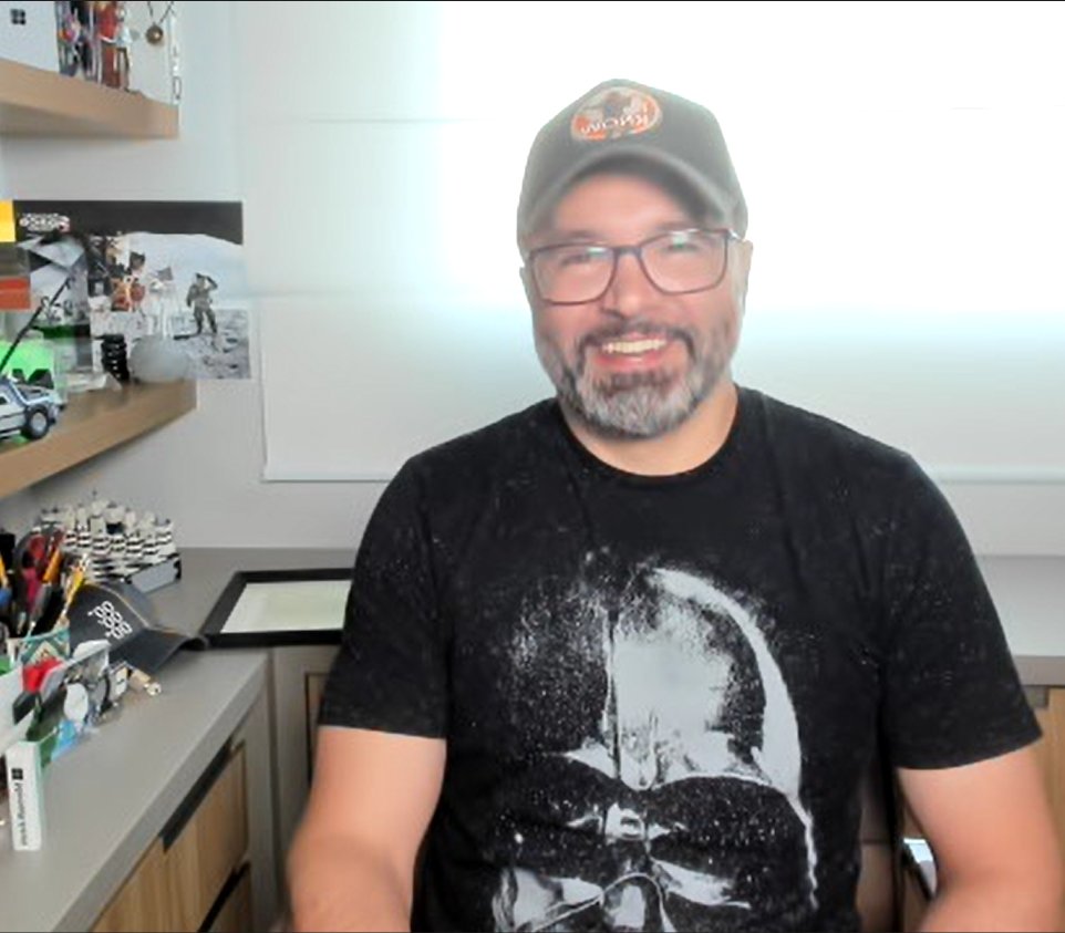 luis_h_demetrio's tweet photo. Can you believe I didn't realize it's May 4th until a few hours after putting on my Darth Vader shirt and Han Solo cap? I must be in sync with the Force! May the fourth be with you all! #StarWarsDay #MayTheFourth #TheForceIsStrongWithMe https://t.co/JmFaUx3zLd