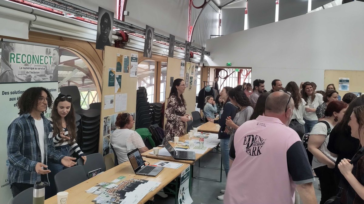 📅 L'antenne Nouvelle Aquitaine en direct à la Journée Porte Ouverte [Rencontres] du <a href="/GroupeSOS/">Groupe SOS</a> ! Retrouvez Élodie Des Plas et Camille Barbosa à La Halles des douves à #Bordeaux 📍
