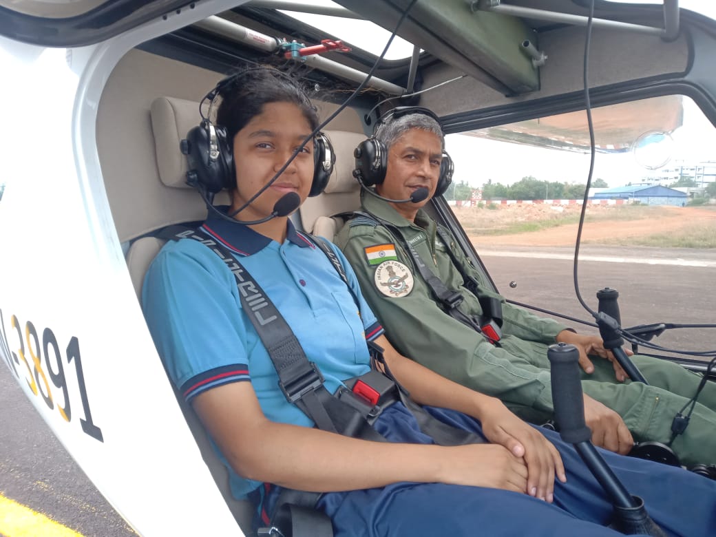 #NationalCadetCorps Flying Training of Cadets and servicebility check of aircraft after 25 hours of Flying. @GovernorOdisha @Naveen_Odisha @HQ_DG_NCC @DHE_Odisha