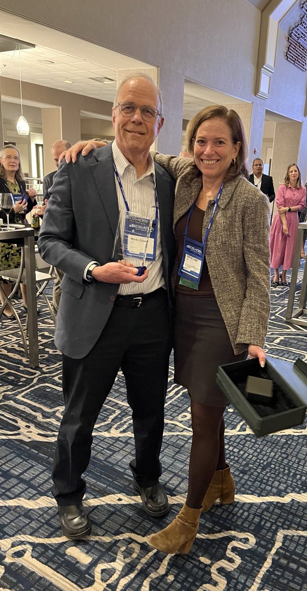 sanamloghavi's tweet photo. Celebrating Dr. @MRLitzow  at the @eaonc annual meeting. Mark led the #leukemia committee for 9 years, has contributed so much to improving  treatment for pts with heme malignancies,&amp; has been an incredible mentor and role model for so many of us. His dedication is unmatched. https://t.co/uAcHQTeQr3