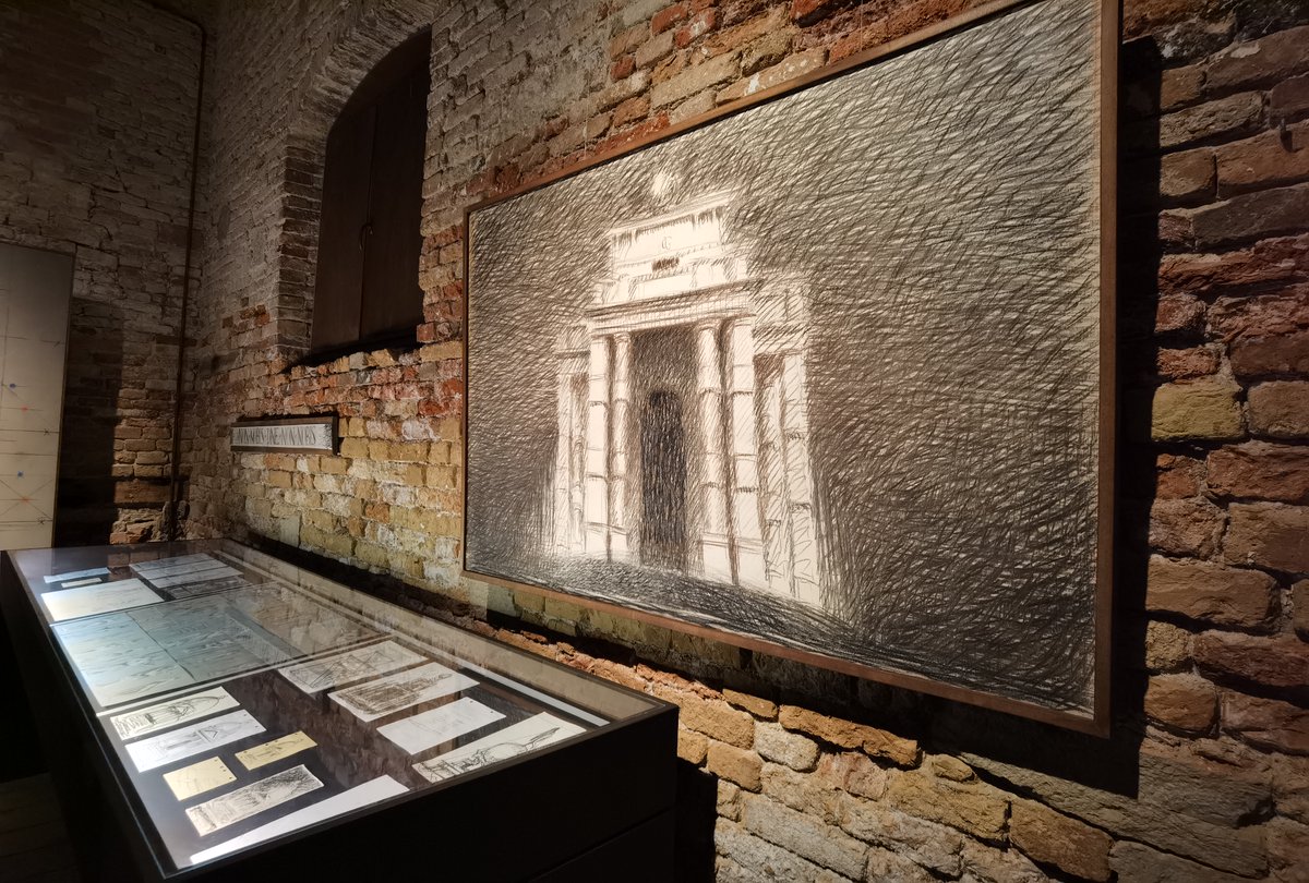 visitmuve_it's tweet photo. #Mostra #MuseoFortuny
🏛️Fino al 01/10 al piano terra di @PalazzoFortuny "SOCCOL. Riflessioni notturne"  

🖼️L'esposizione è concepita come uno spazio ritmato da dieci opere, nelle quali la luce notturna conferisce al tutto un'atmosfera metafisica.

🔗https://t.co/GOVvPpQQsd https://t.co/oi5TJTY0YI