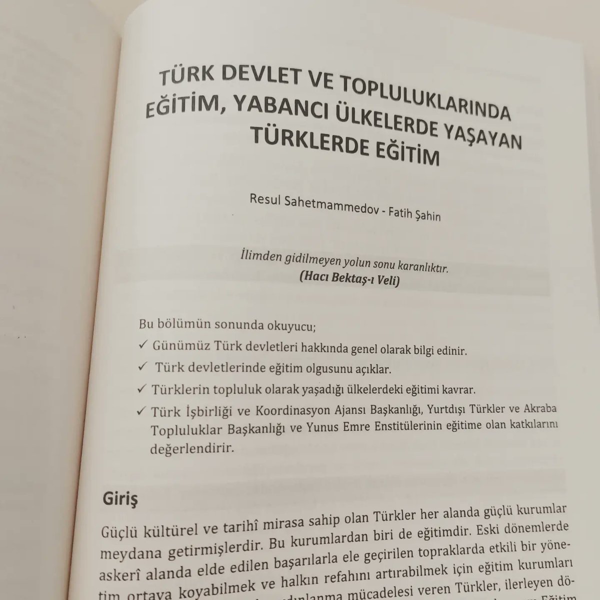 RSahetmammedov's tweet photo. Uzyn we gyzykly etabyň soňynda, kitap satylýan dükanlarda görmek begendirýär. Bilime goşandy bolsun. https://t.co/fM5Gw65SPG