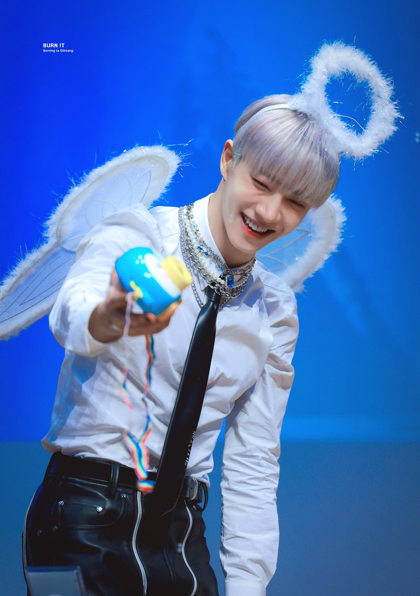BURNIT0330's tweet photo. 230429 하ㅏㅣ 이기광 우주에서 젤기엽다고 퍽퍽퍽거ㅓ퍽ㄱㅓ🤦‍♀️🤧

#하이라이트 #이기광 #기광 #HIGHLIGHT #LEEGIKWANG #GIKWANG @900_330 https://t.co/NGSobWRZYV