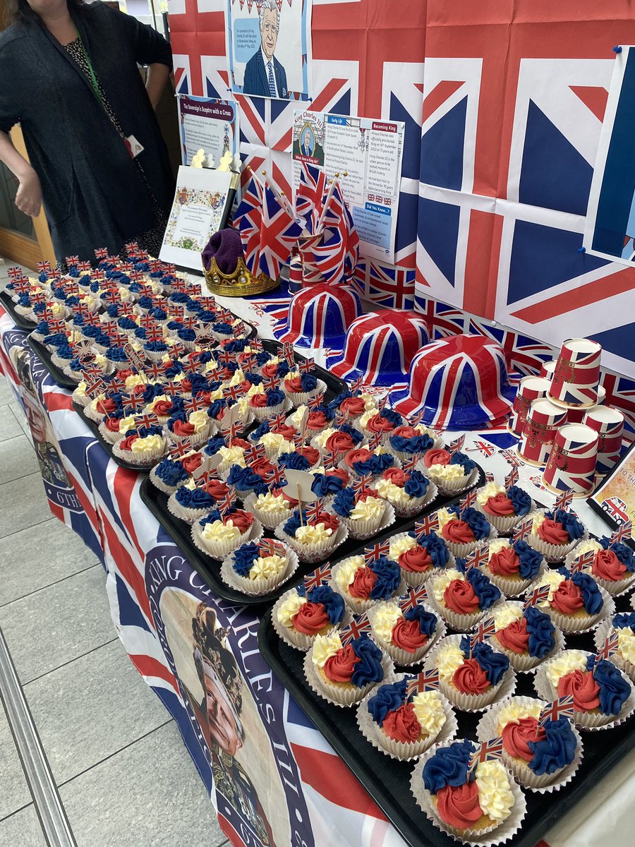 vivfernside's tweet photo. What a lovely treat for staff and students @BoltonCollege https://t.co/SUAJuwrVbJ
