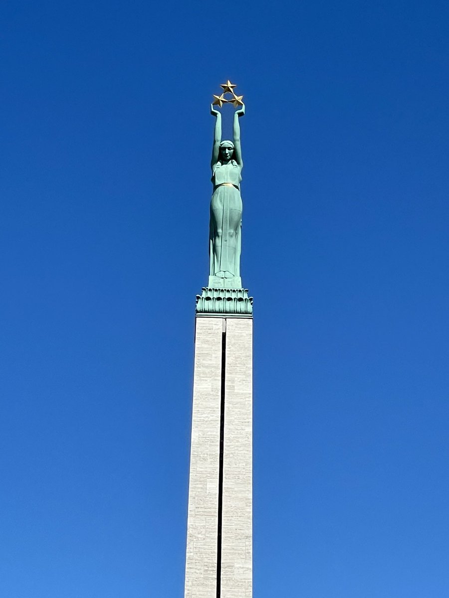 SwissAmbRiga's tweet photo. A picture perfect day to celebrate freedom🇱🇻🌞! Congratulations to all #Latvians. Thx to #Saiema @Jekaba11 and @EdvardsSmiltens for #4maijs plenary sitting and flowers laying at #Riga #Freedom Monument on Anniversary of Restoration of Independence of the Republic of #Latvia 🇱🇻🇨🇭 https://t.co/Xe22aSnqFf