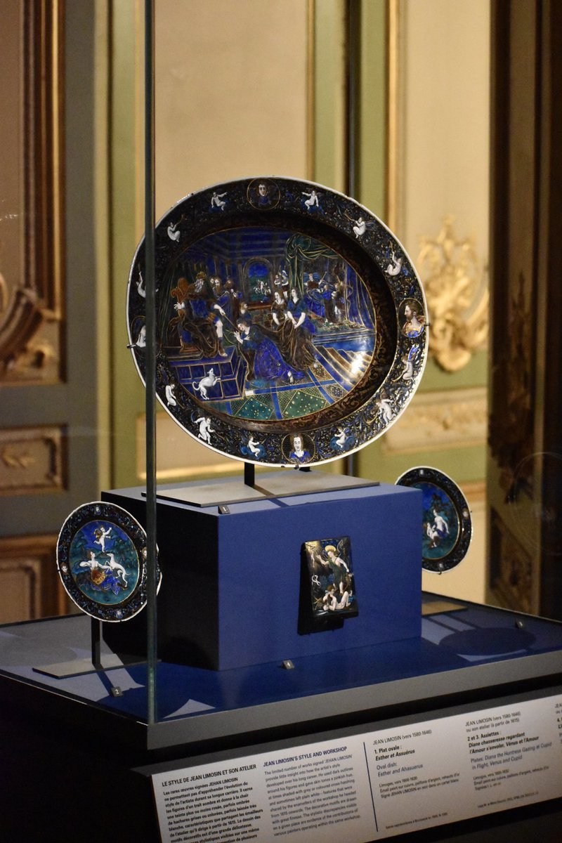 MuseeLouvre's tweet photo. Le département des #ObjetsdArt dévoile une présentation consacrée à l’émailleur Jean Limosin (vers 1580-1646), autour d’une assiette illustrant l’empereur Vitellius acquise en 2020. 
 
📍Rendez-vous au 1er étage de l’aile Richelieu, en salle 535 ! https://t.co/kFhVqZorga