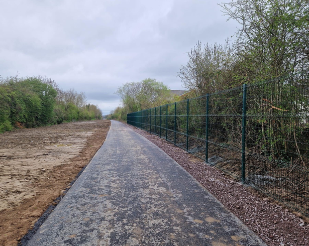 pondsntrees's tweet photo. Just look at this greenway and the fence which no wildlife can get through. The planners decided that an environmental impact was not needed. Really it would make you despair. https://t.co/RNbATjIoEf