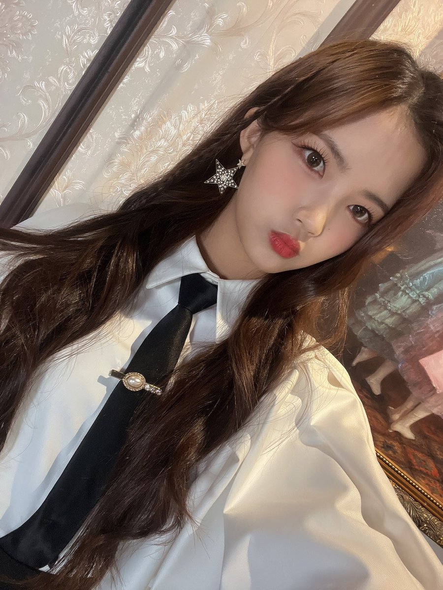 라피스🍀
퀸덤 퍼포먼스영상 다들 봤죠오??😁
이번에두 투표 많이 해줘요오👍
사랑한드아💖

bit.ly/3HFwTOe

#Lapillus #라필루스 #Seowon #서원