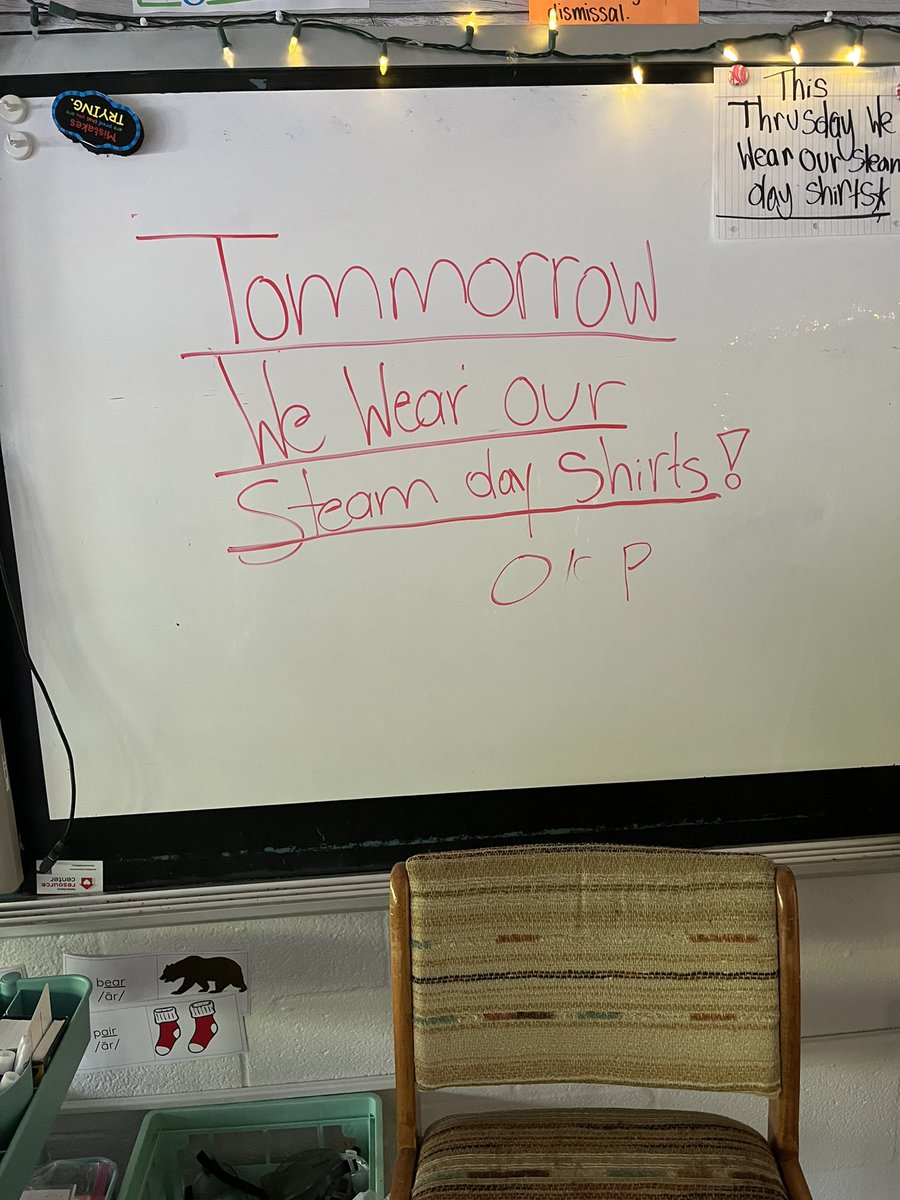 Find a class community that wants to wear matching shirts from an event that was a month ago. 💙💛 #thefutureisin5th #besties
