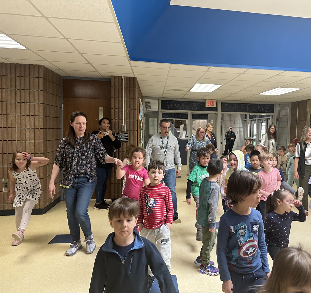 Principal_Labro's tweet photo. On Tuesday, the RES community had a blast participating in Project ACES as part of National Physical Fitness and Sports month. RES staff and students participated in "The World's Largest Exercise Class" with millions of children from all over the world! https://t.co/8mZ9cQPq4y