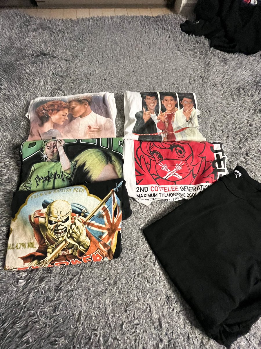 S9wV8's tweet photo. 今年の夏着たいtシャツ集まってきた

部屋が汚いのは置いといて、このリングライトの使い道だれか

#日常垢 
#お洒落さんと繋がりたい 
#日常垢さんと繋がりたい https://t.co/GIXXkM2V5e