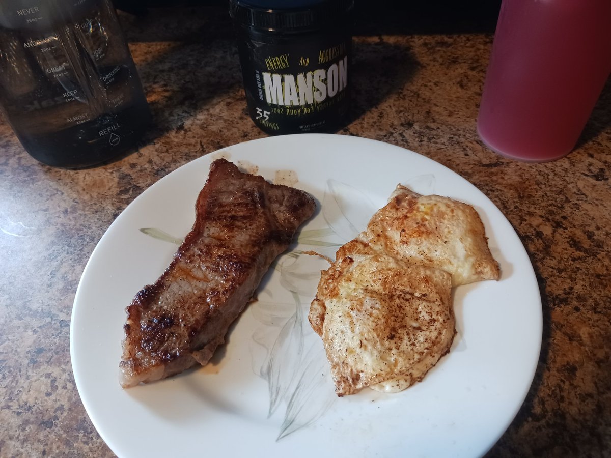 Steak and dirty eggs up!  Deadliftday, let's gooooooo!!