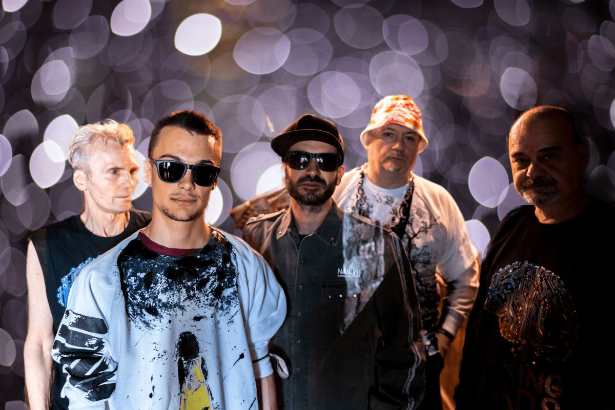 cobalto80th's tweet photo. "Something Beautiful" is the new album of the band, 11 tracks, produced by Rilly Segalini and Tim Palmer for Rillo Production, distributed by Goodfellas Records
#rilloproduction
#cobaltoband
#rillysegalini
#jackbignotti
#mattiatedesco
#robbief
#mauroardenghi
#timpalmer https://t.co/fZ2Xh2ja8B