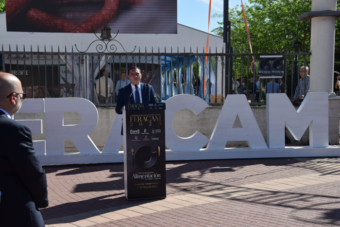 FERACAM celebra dos décadas estrenando un nuevo formato y con Pepe Rodríguez como embajador <a href="/ceoecuenca/">CEOE CEPYME CUENCA</a> <a href="/CEOETARANCON/">CEOE CEPYME TARANCON</a> <a href="/TaranconAyto/">TaranconAyto</a> <a href="/DipuCuenca/">Diputación de Cuenca</a> <a href="/F_Globalcaja_CU/">Fundacion Globalcaja Cuenca</a> <a href="/SomosGlobalcaja/">Globalcaja</a> 
eldiadigital.es/art/426852/fer…