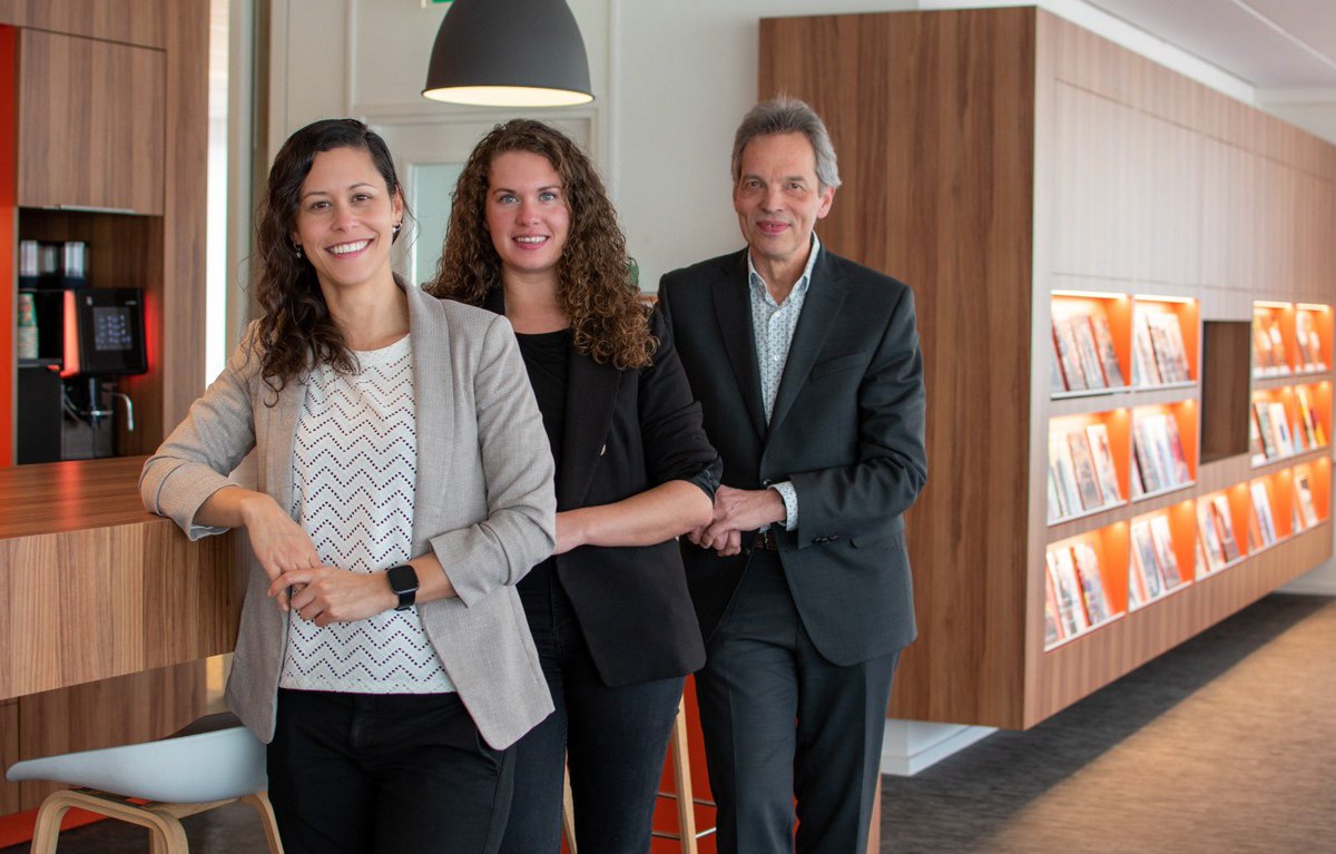 ‘Het werken met mensen uit diverse culturen en het verschil in belastingmoraal maakt het werk interessant’, zegt René Sueters over zijn werk als #belastingadviseur. Samen met fiscalisten José Niers en Esther Patty maakt hij deel uit van ons #loonheffingenteam.