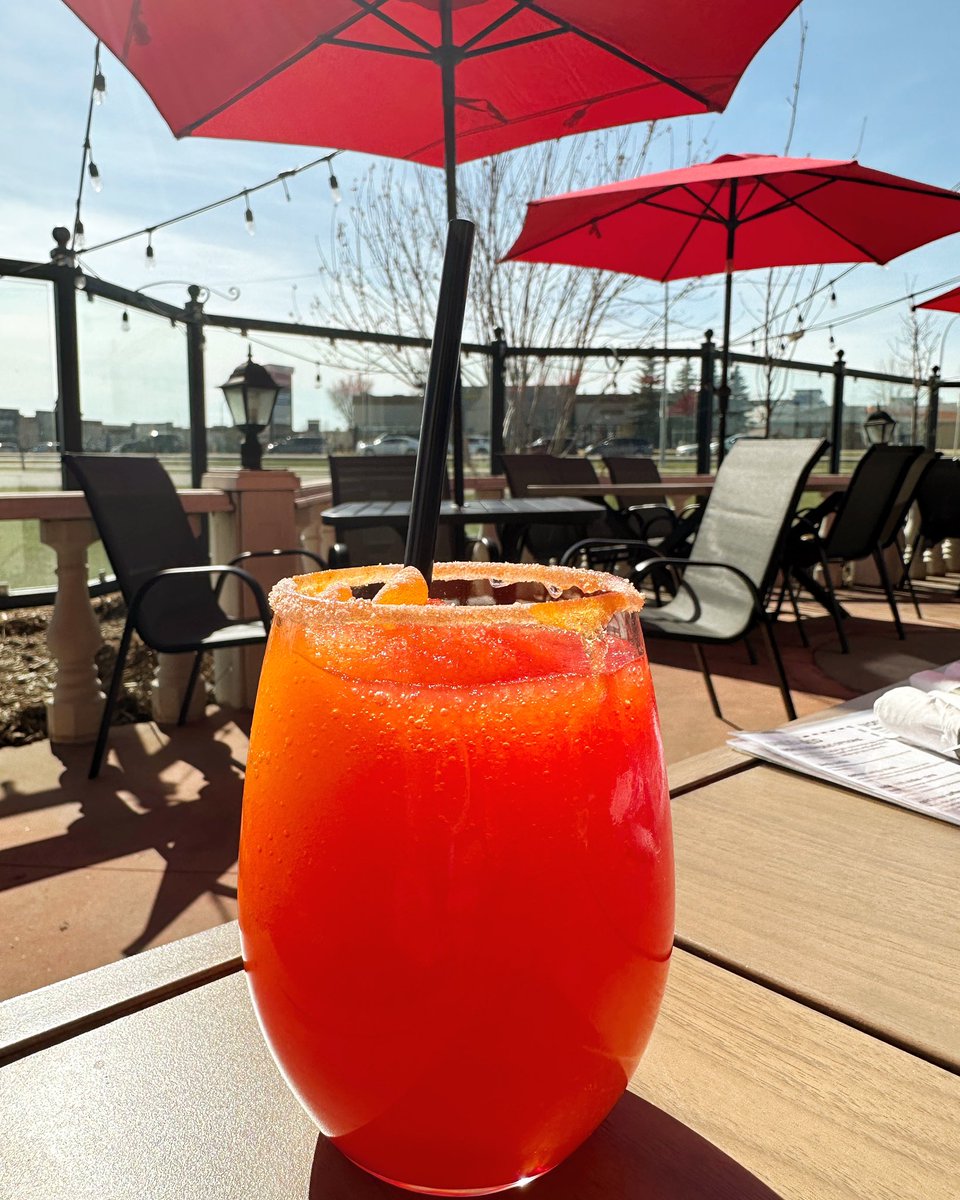 cilantro_chive's tweet photo. ๐YOUR summer time favourite ๐๐๐๐๐ ๐๐๐ผ๐พ๐ ๐๐๐๐๐โผ๏ธ๐
Get it leaded or as an unleaded mocktail version and settle in on our patioโผ๏ธ
๐ธ ~ @yegtweetup
#FuzzyPeachSlush #EatDrinkLacombe #RedDeerEats #ItsPatioTime #FreshSimpleEats #FreshSimpleDrinks https://t.co/FGpKdBel4u