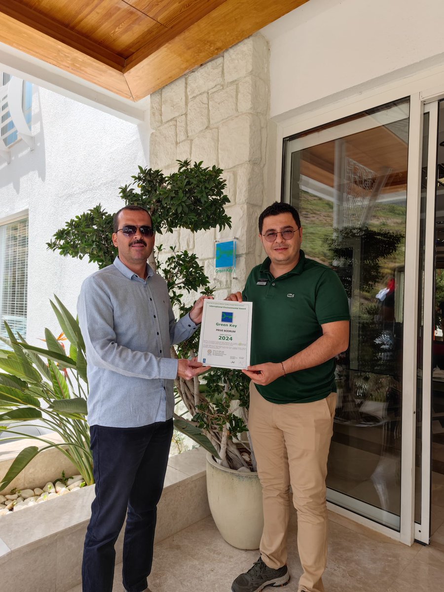 anadolu_hotels's tweet photo. Anadolu Hotels Turizm A.Ş. çatısı altında bulanan Prive Bodrum otelimizde;
Uluslararası Yeşil Anahtar Ödülünü sizlerle paylaşmaktan mutluluk duyuyoruz.
#anadoluhotels #privebodrum #greenkey #yeşilanahtar #türkiyeçevreeğitimvakfı #türkçev https://t.co/St5nK9FQ5L