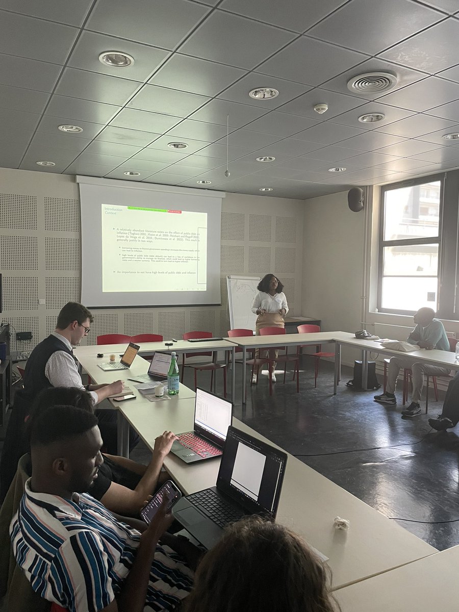 4th session of the day: Macroeconomics I
Marion Zoumenou (@EconomixU) on « The impact of Fiscal Policy on inflation: evidence from propensity score methods »
Reviewer: Kéa Baret (Banque de France)