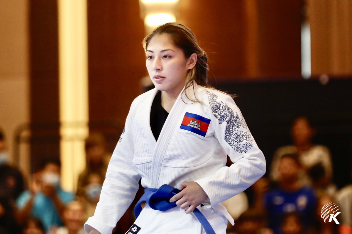 Kiripost's tweet photo. Cambodian-American #KhanJessa lost out on a gold medal after being beaten by Filipino jiu-jitsu athlete Kaila Isip #Napolis, earning a silver medal for the host nation
#Cambodia #SEAGames2023 #SEAGames32 #JiuJitsu https://t.co/j7lhGNf65f