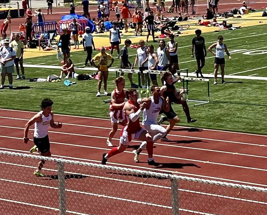 Jim_Miller12's tweet photo. I don't know if anybody in the state of MO went out and ran a 10.72 FAT or faster in their very first race this season.  Anyone? @HestonJM (lane 5) did yesterday after being sidelined since Feb 13 with a grade 2 hamstring pull. Just got cleared to start running at 80% 2 weeks ago https://t.co/0bYwDgOyZE